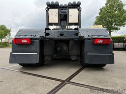 Scania R580 V8 LA 8x4/4