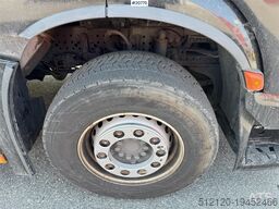 Mercedes-Benz Actros 2563 6x2 Box Truck