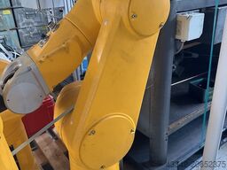 STÄUBLI Roboter CS8C-RX90