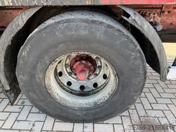 SCANIA P 93.220 Bitumen-Tank mit Asfaltstreuer