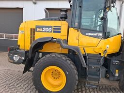 KOMATSU WA200 * WENIG BELASTET * TOP * NEUE REIFEN