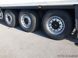 SCHMITZ CARGOBULL SKO 24/L FP 45 Multitemp/Doppelst./LBW 3to./Lift