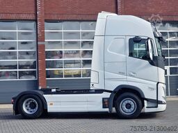 Volvo FH 13.500 Globetrotter XL 4x2 - NEW- I parkcool...