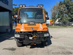 Mercedes-Benz Unimog U 400 6 Zylinder