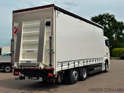 MAN TGX 26.440 6x2 mit Dhollandia Ladebordwand Rampe