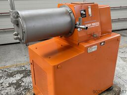 OLIVER & BATLLE HM-15