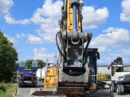 Liebherr R 926 LC