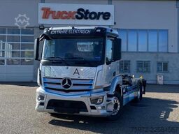  eActros 300 L Abrollkipper mit Haken