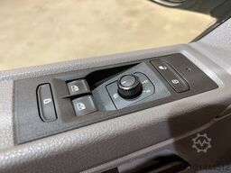 VW Transporter 2.0 TDI L2H1 150 PK Automaat Servic...