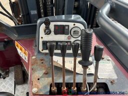 Moffett Mitnahmestapler 4 Wege Allrad NX Typ M 4 25.4