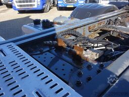 DAF XF 106.510 6x4 manual gear,drum brake rear