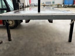 Krone Plattform 7,82m mit Steckrungen mittig