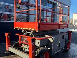 SkyJack SJ6832RT - 11,70m Diesel Scherenarbeitsbühne