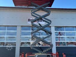 SkyJack SJ6832RT - 11,70m Diesel Scherenarbeitsbühne