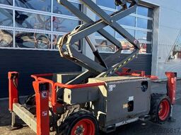 SkyJack SJ6832RT - 11,70m Diesel Scherenarbeitsbühne