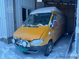 Mercedes-Benz 416 CDI Sprinter with tail lift