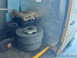 Mercedes-Benz 416 CDI Sprinter with tail lift