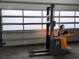 Jungheinrich ERC 214 KP Lithium