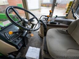 John Deere 6210