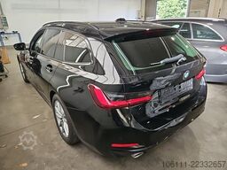 BMW 318 i Touring Driving Assistant