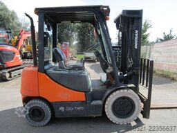 Doosan D25S-5 -Triplex-Freihub 4,75m + Seitenschieber
