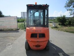 Doosan D25S-5 -Triplex-Freihub 4,75m + Seitenschieber