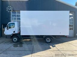 Mercedes-Benz Accelo 915 4x2 Closed Cargo Truck