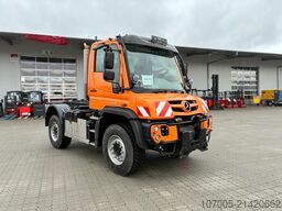 Mercedes-Benz Unimog U 430 mit Leistungshydraulik, EAS
