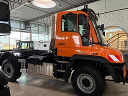 Mercedes-Benz Unimog U 423