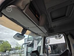 Volvo FL 250 Koffer mit Portaltüren