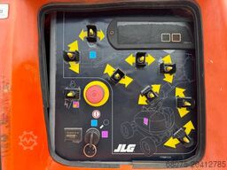 JLG 800 AJ