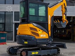 Tec-Point GmbH - Motor Kubota D1105 HT25P mit Stahlketten - Heizung + Klima