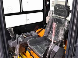 Tec-Point GmbH - Motor Kubota D1105 HT25P mit Stahlketten - Heizung + Klima