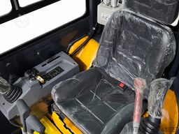 Tec-Point GmbH - Motor Kubota D1105 HT25P mit Stahlketten - Heizung + Klima