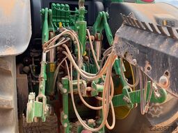 John Deere 6R215