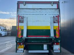 Volvo FL 240 / 6 Cylinder / 18 Tons / Manual / Tail L...