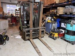 Mitsubishi FD30N forklift with side shift