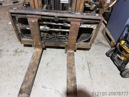 Mitsubishi FD30N forklift with side shift