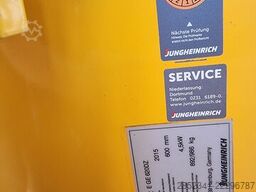 Jungheinrich mit Zinkenverstellgerät ETV214