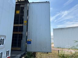 Schmitz Cargobull Semitrailer Curtainsider Standard Hayon