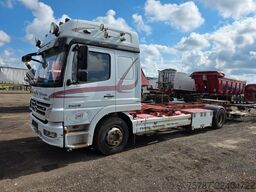 MERCEDES-BENZ 1524 BDF mit Klima, Ladebordwand, 2 x Bett