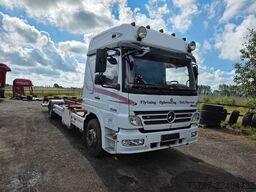 MERCEDES-BENZ 1524 BDF mit Klima, Ladebordwand, 2 x Bett