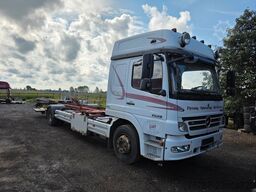 MERCEDES-BENZ 1524 BDF mit Klima, Ladebordwand, 2 x Bett