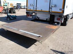 Mercedes-Benz Antos 1924 + THERMO KING 1200 + LIFT + EURO 6