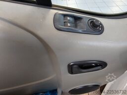 OPEL Vivaro Kasten L2H1 2,9t AHK