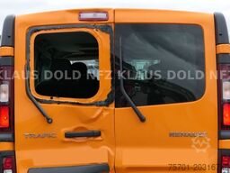 RENAULT Trafic Combi 9-Sitze Unfallschaden