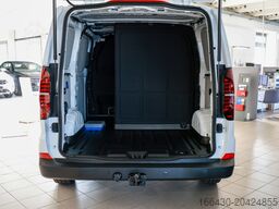 VW Transporter Kastenwagen mit L-Trennwand AHK