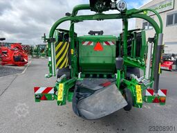 John Deere C441R mit Folienbindung