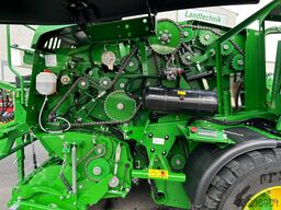John Deere C441R mit Folienbindung