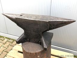 Amboss Amboss mit Unterbau